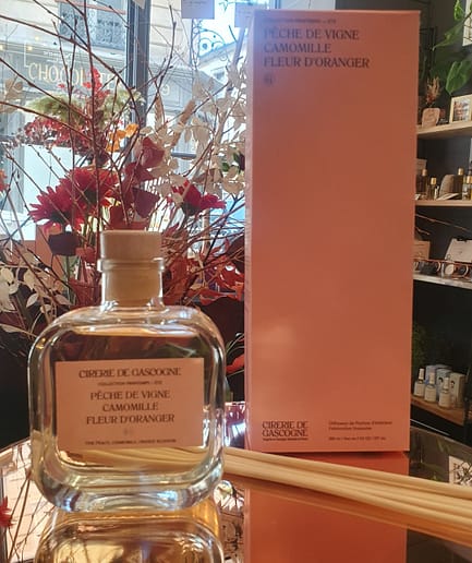 Diffuseur artisanal " Pêche de vigne Camomille fleur d'oranger " 200ml